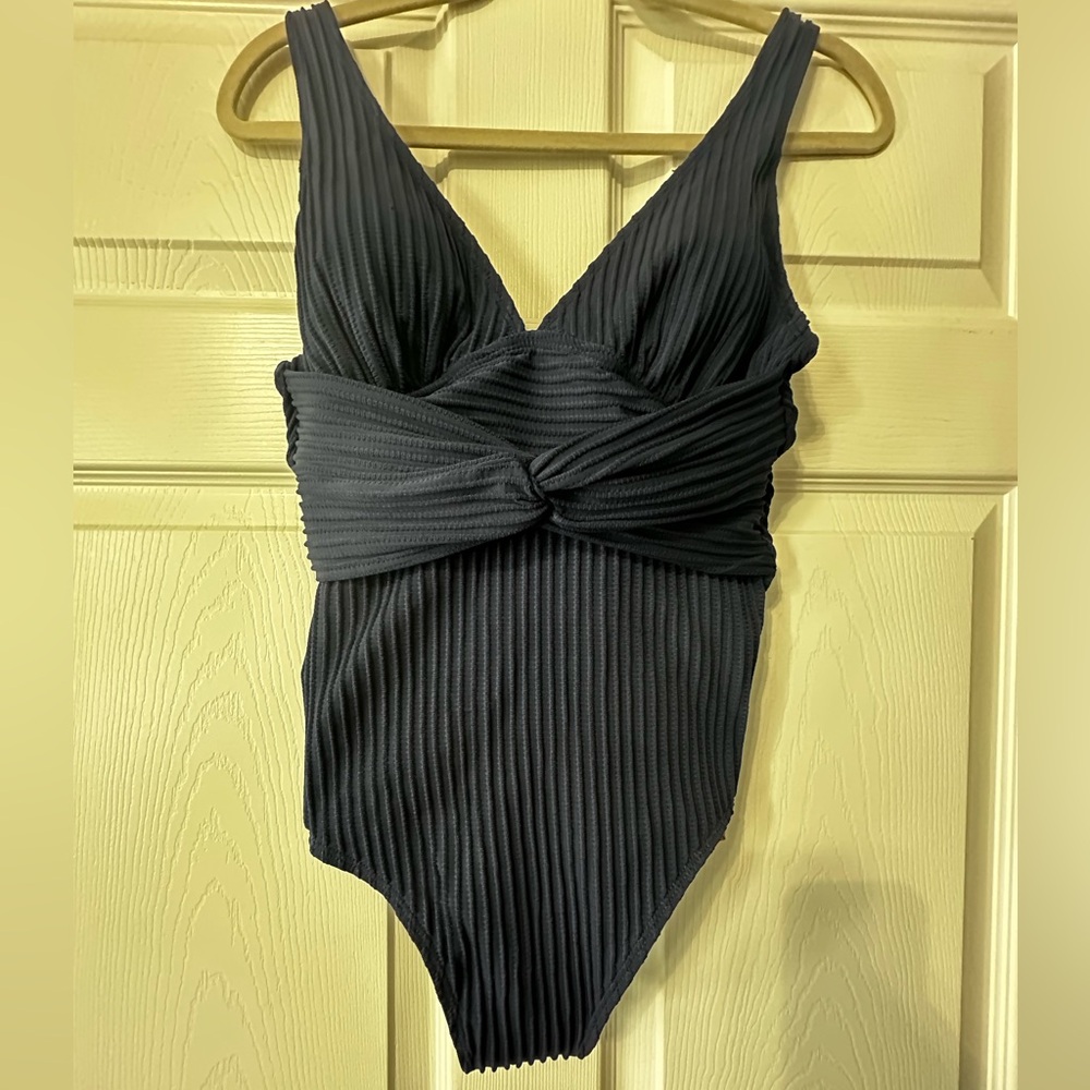 NWT Cupshe Navy Blue Ribbed Twist Front One Piece Swimsuit